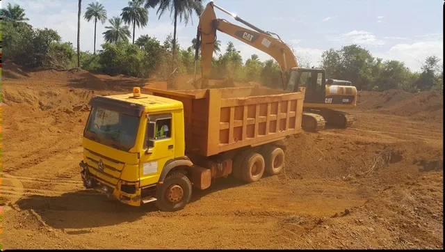 High-capacity dumper truck on a haulage route